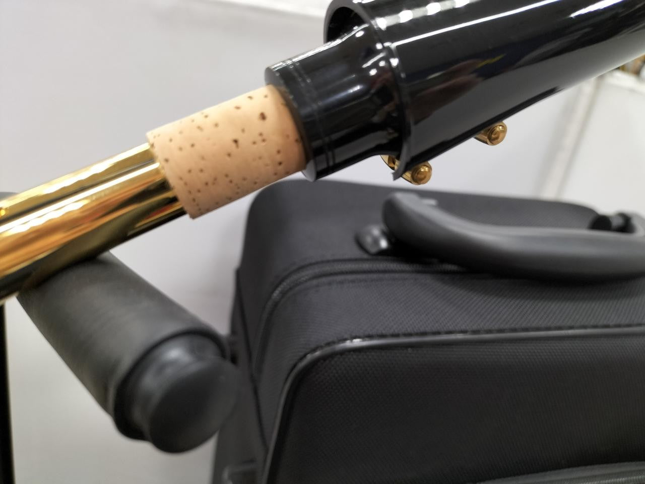 Yamaha YAS-280 Alto Saxophone Gold Lacquer with Case9