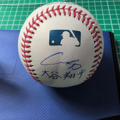 SHOHEI OHTANI Autographed Ball Auto BASEBALL MLB Dodgers Japan10