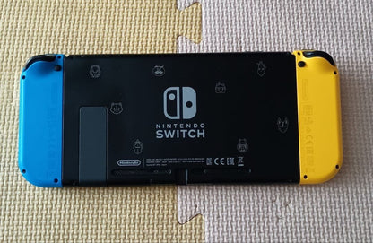 Nintendo Switch HAC001(01) Fortnite Wildcat Console Bundle Code NOT INCLUDED4