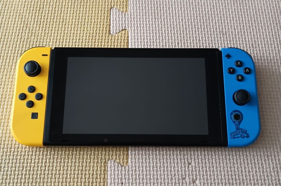 Nintendo Switch HAC001(01) Fortnite Wildcat Console Bundle Code NOT INCLUDED3
