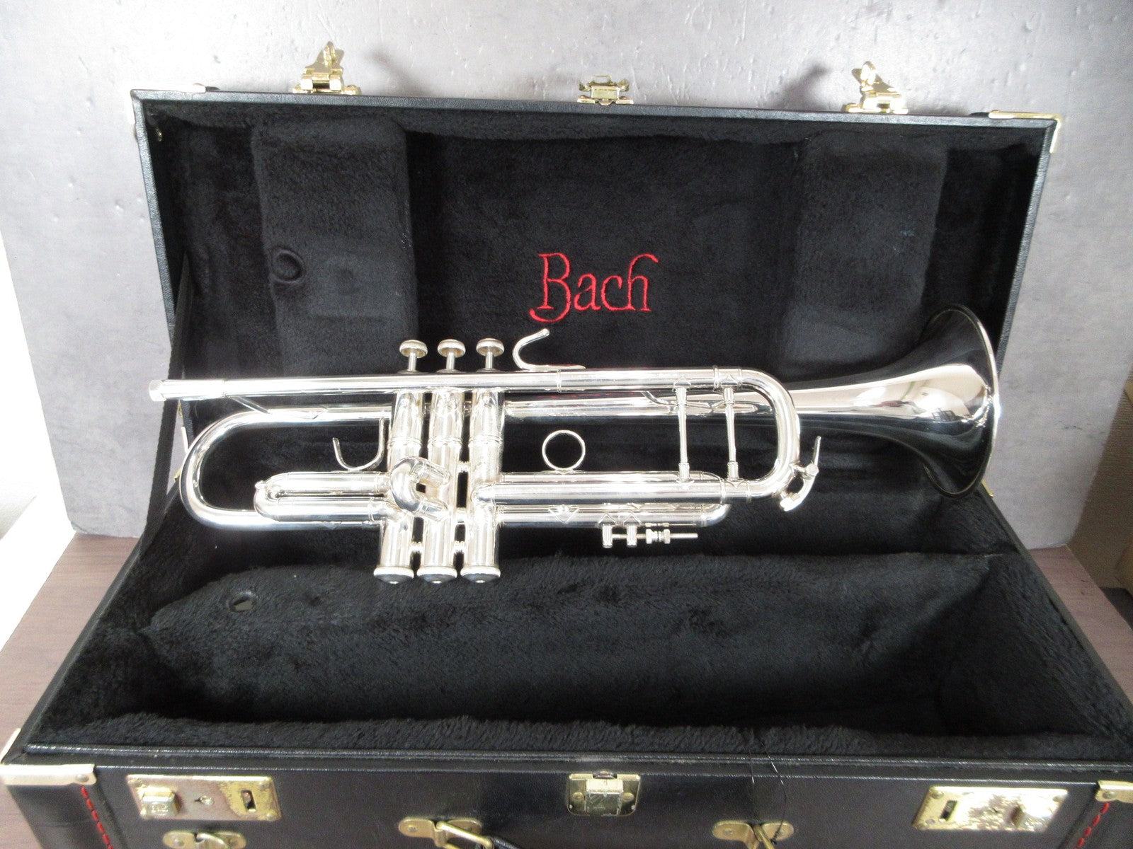 Bach Trumpet Stradivarius 180ML37 #730290 with Case USED0