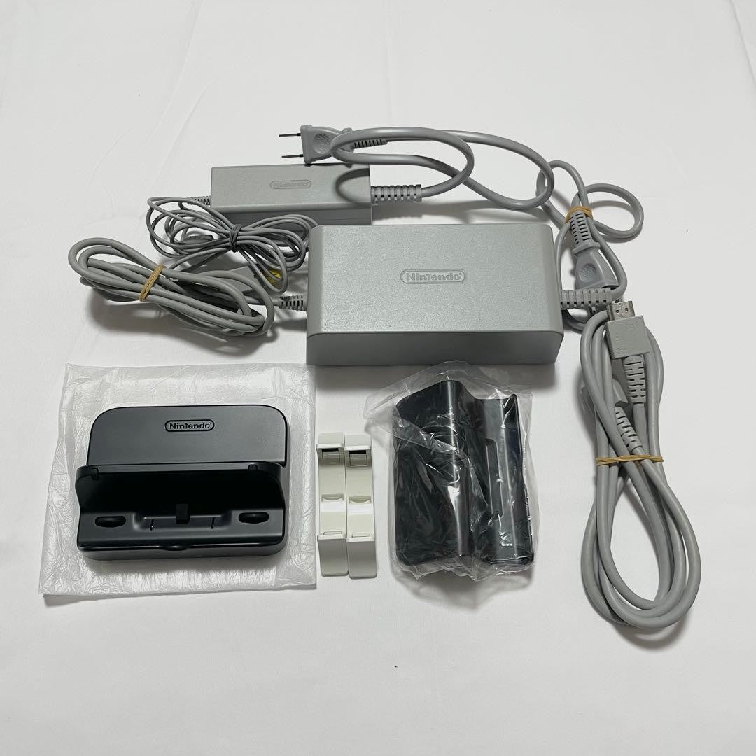Nintendo Wii U Basic Set White 8GB Game Console with BOX USED4