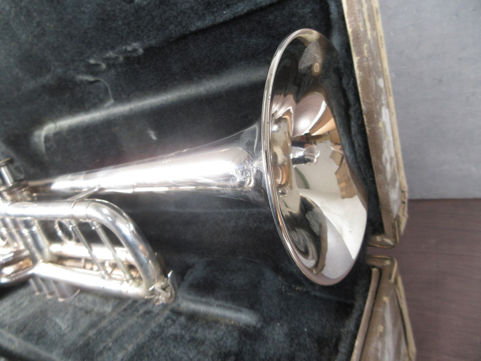 Yamaha Xeno YTR-8335US Silver Trumpet Musical instrument #201892 with Hard case4