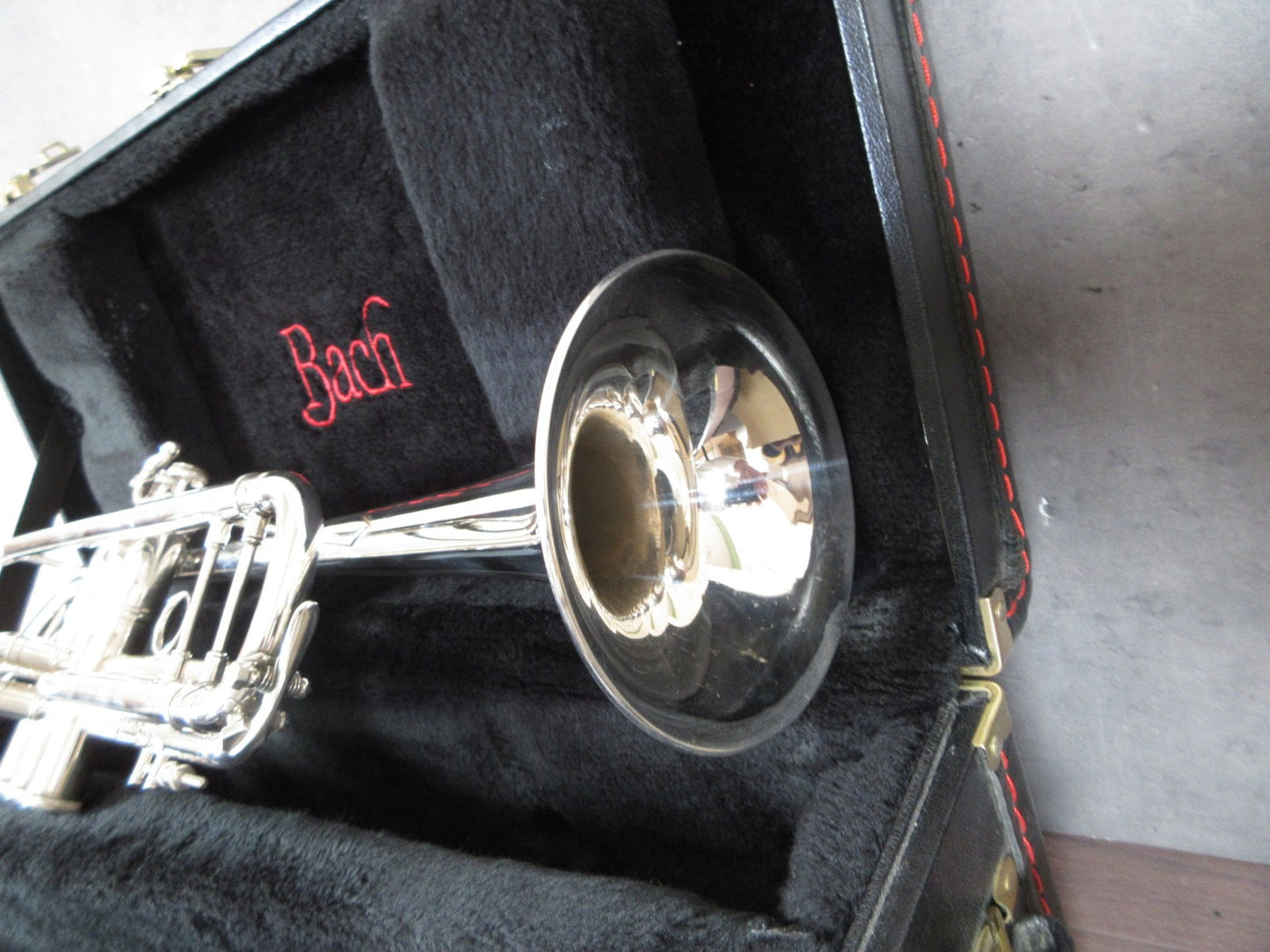 Bach Trumpet Stradivarius 180ML37 #730290 with Case USED4