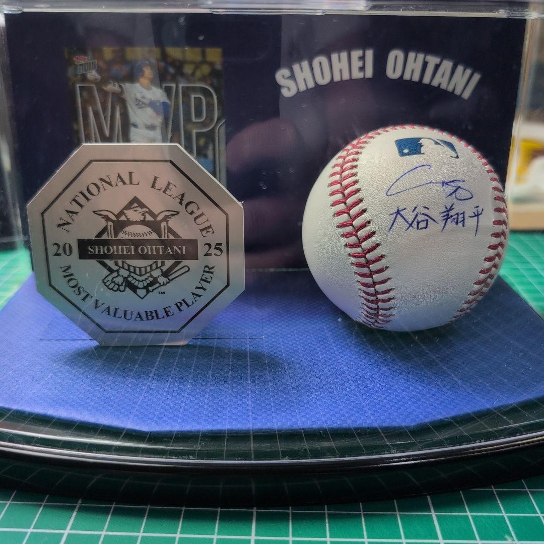 SHOHEI OHTANI Autographed Ball Auto BASEBALL MLB Dodgers Japan0