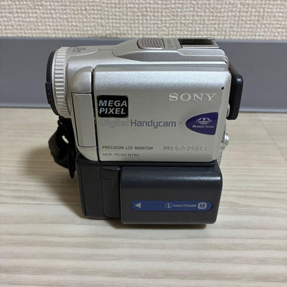 Sony Handycam DCRPC101 MiniDV Camcorder Operation Confirmed USED0