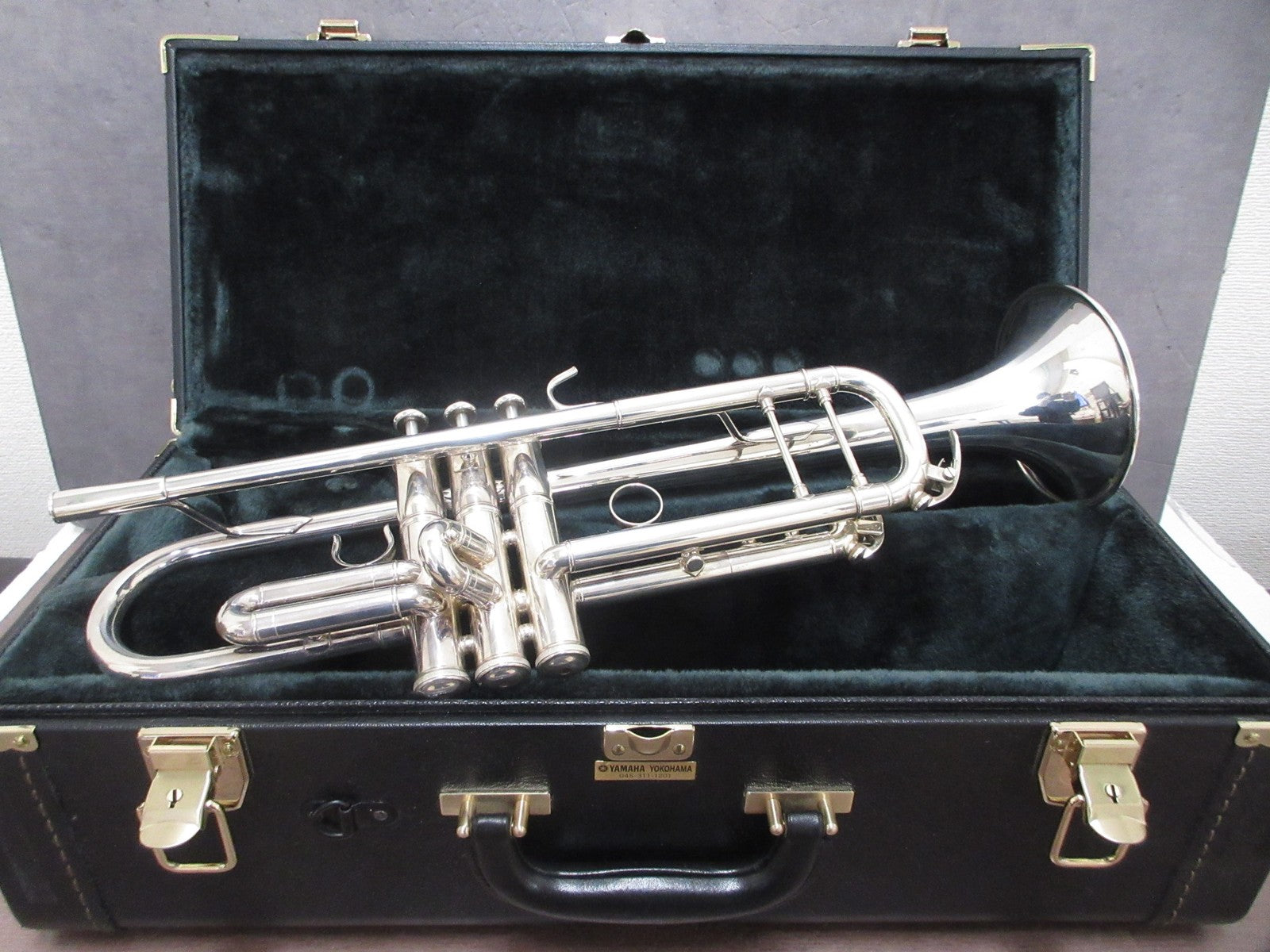 YAMAHA Trumpet Xeno YTR8335G #513851 with Case USED0
