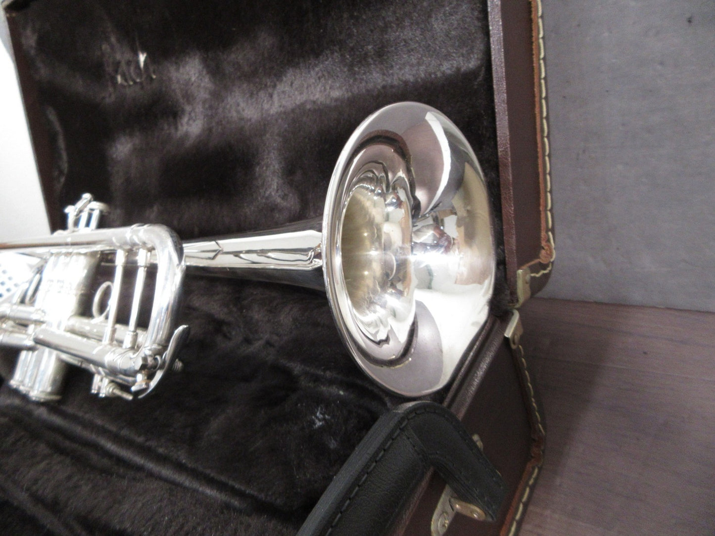 Bach Trumpet Stradivarius 180ML37 #476637 with Case USED4