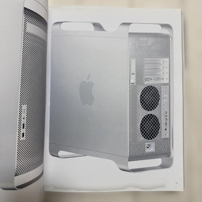 Designed By Apple In California Book Large Size 41.3 x 33cm Good condition USED12