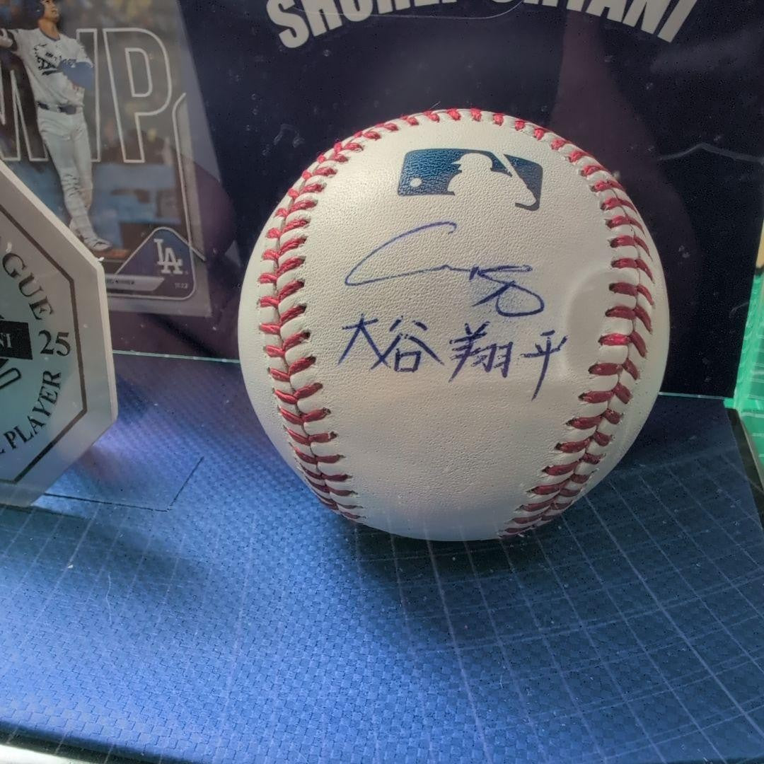 SHOHEI OHTANI Autographed Ball Auto BASEBALL MLB Dodgers Japan13